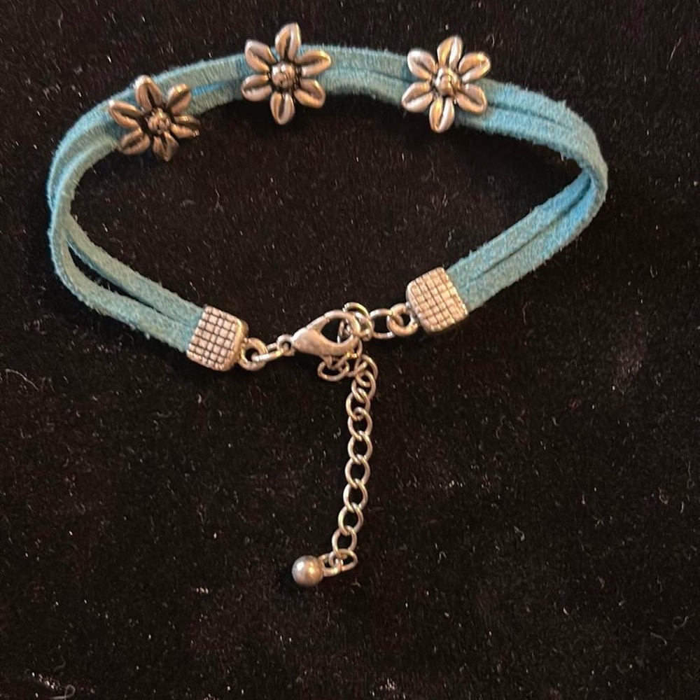 Elegant Silver and Blue Flower Bracelet